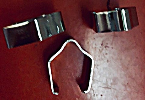 สปริงแผ่นยึดจับวัตถุ